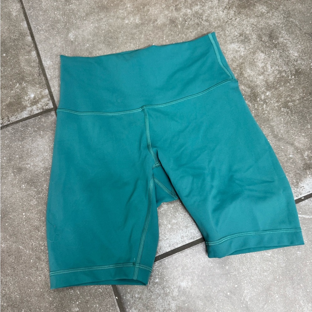 Lululemon Wunder train 8” shorts